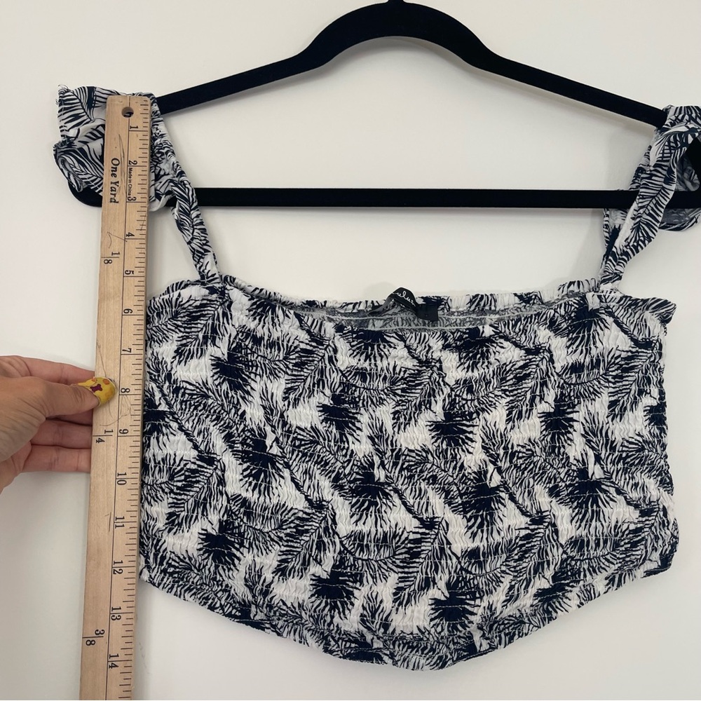 Lulus Navy Blue & White Tropical Print Smocked Off Shoulder Crop Top Size Medium - Picture 9 of 9